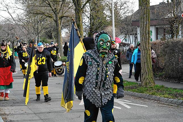 Narrenbaumstellen der Katzenzunft Kippenhausen. Vorher gibt es einen kleinen Umzug durch das Dorf. Bild: Claudia Wörner