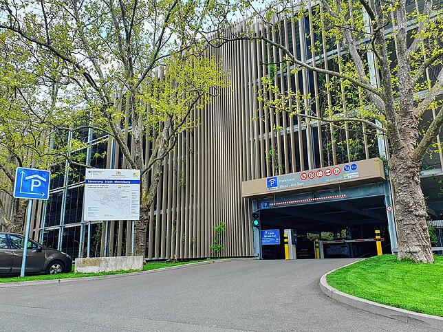 Im Juli 2020 eröffnete das Parkhaus West an der Fähre nach neun Monaten Bauzeit.