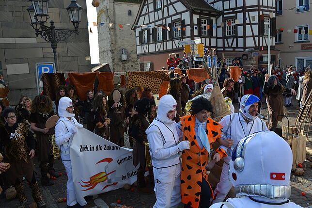 Bild 10: Bilder-Story: Rathaussturm und Narrenbaumsetzen der historischen Narrenzunft Markdorf