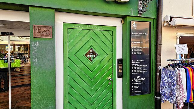 Die Praxis Ruch befindet sich im Ärztehaus Löwen-Apotheke in der Kaiserstraße. Sie wird nun in einer Pool-Vertretungslösung von drei ...