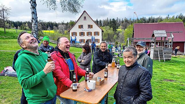 Fröhliche Vatertagsidylle – wie hier in den vergangenen Jahren am Breitbrunnen in Unterkirnach – lockt die Menschen auch am 9. Mai ...