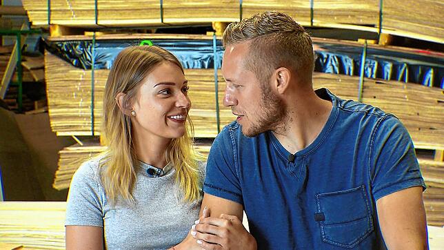 Im Furnierhandel fragte Paddy seine Julia: &bdquo;Welcher Boden soll ins Kinderzimmer?&ldquo;