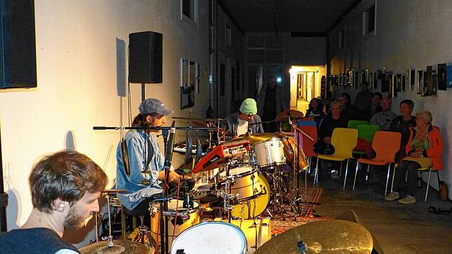 Sebastian Wolfsgruber, Simon Popp und Flurin Glück (von links) präsentieren in der Kunsthalle ein Musikprogramm der besonderen Art. ...