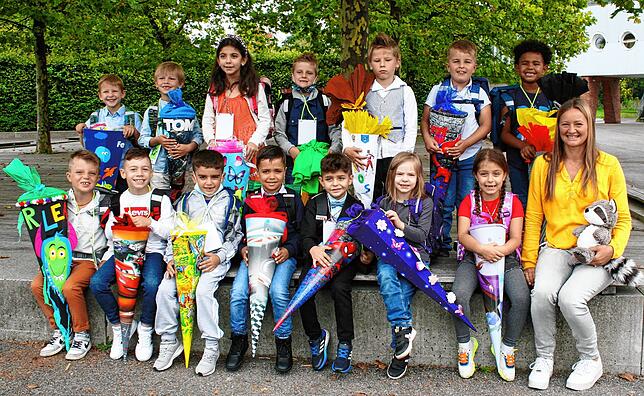 Gemeinschaftsschule Schreienesch, Friedrichshafen: Die Erstklässler der Klasse 1e mit Klassenlehrerin Therese Hausschild.