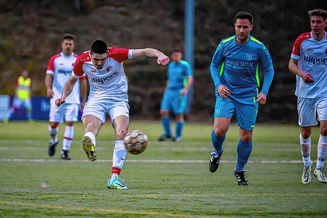 Bild 13: FC Rot-Weiß Weilheim kommt beim 3:2 gegen den SV Buch zum ersten Saisonsieg &ndash; und wir haben Bilder!