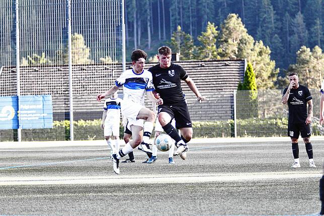 Bild 22: Der FV Tennenbronn gewinnt gegen den FC Öhningen-Gaienhofen. Wir haben die besten Bilder!