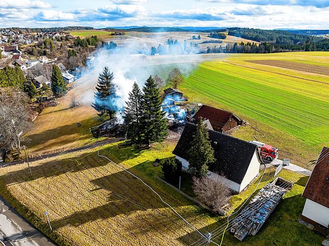 Bild 5: Bilder vom Großbrand in Fischbach: So haben die Flammen gewütet