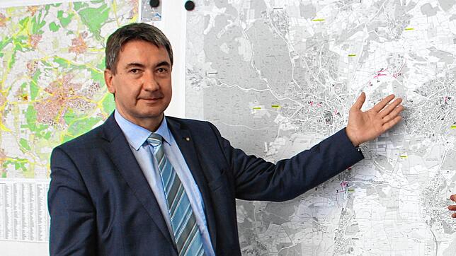 Detlev Bührer ist als Bürgermeister für die Baubehörden zuständig. Vor allem ein Amt gerät nun zusehends in die Kritik. Das Bild zeigt ...