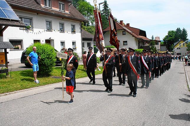 Bild 15: Bilder vom Bezirksmusikfest mit Umzug in Lausheim