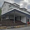 Das Terrassen-Ungetüm an dem unteren Mehrfamilienhaus-Neubau in der Bruggergasse darf bleiben. Die Stadt verzichtet auf weitere Schritte ...
