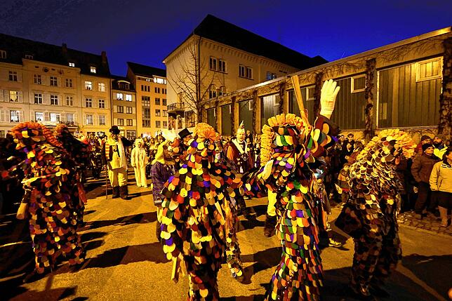 Bild 22: Fasnacht 2025 in Konstanz: So erlebt der Stephansplatz das flammende Spektakel