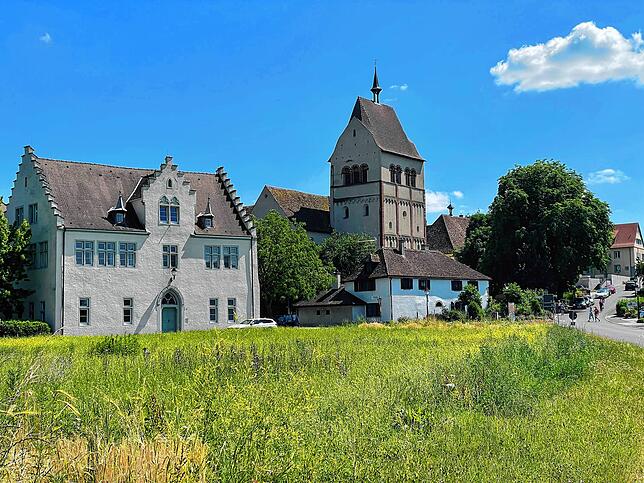Die ehemalige Klosterkirche der Benediktinerabtei Reichenau ist die älteste Kirche auf der Insel. Sie wurde 724 gegründet.