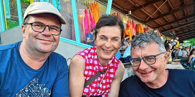 Lothar Juhrich, Susanne Bolz und Orri Reimann (von links) gehören zu den ältesten Besuchern beim Campus-Festival.