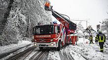 Die Einsatzkräfte der Feuerwehren sind im Dauereinsatz.