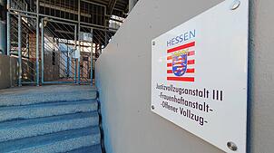 Die Justizvollzugsanstalt III in Frankfurt, das als Gefängnis speziell für Frauen geführt wird. In diesem Gefängnis sitzt Johanna ...
