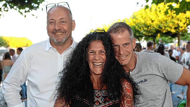 Bild 29: Konstanzer Seenachtfest 2022: Einheimische und Gäste feiern im Stadtgarten