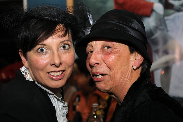 Bild 2: Bilder der Besucher der Ordensverleihung auf Schloss Langenstein