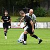 Mit einem Doppelpack hatte Michael Höhe (am Ball) einen großen Anteil am klaren Sieg der DJK Villingen. In der Szene umspielt Höhe den ...