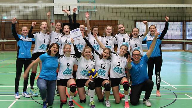 Die erfolgreiche Mannschaft: (Hinten von links): Nele Hilpert, Evelina Judin, Amelie Nunnenmacher, Vreni Dinser, Marie Uhing, Tamara ...