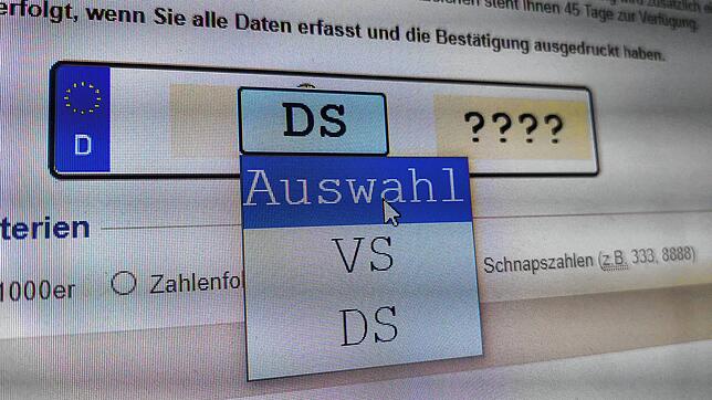 Seit Montag, 2. September, 12 Uhr, kann man DS-Wunschkennzeichen auch online beantragen. Die Internetseite des Landratsamtes scheint zu ...