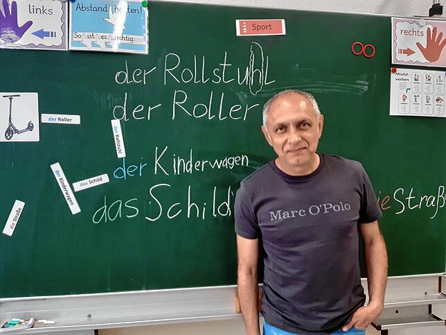 Lyubomyr Pirus unterricht seit gut vier Wochen in einer Vorbereitungsklasse ukrainische Kinder.