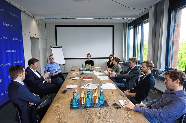 Beim SÜDKURIER-Redaktionsgespräch: SPD-Chef Lars Klingbeil (Zweiter von links) mit SÜDKURIER-Geschäftsführer Peter Selzer, Jennifer ...