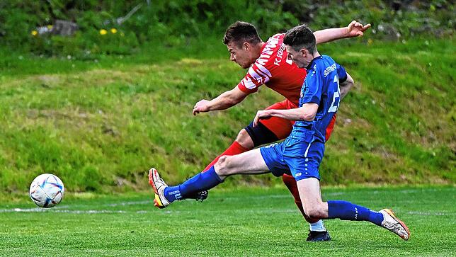 Bild 10: FC Schlüchttal besiegt den TuS Efringen-Kirchen mit 4:2 – und wir haben Bilder!