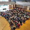 Bei den beiden Shows von Tina Kemnitz unter dem Motto „Tolles Buch!?“ ist die Stadthalle voller Grundschüler. Fotos: Gerd Leutenecker