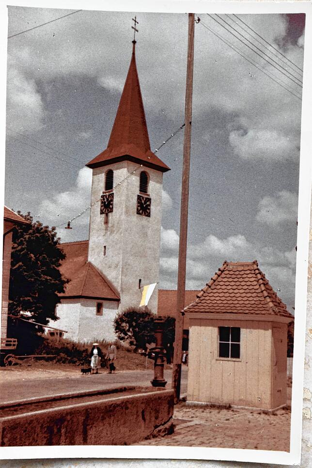 Bis 1969 war die Gemeindewaage gegenüber dem Gasthaus „Hirschen“, bevor sie zum Gemeindehaus verlegt wurde. Die ...