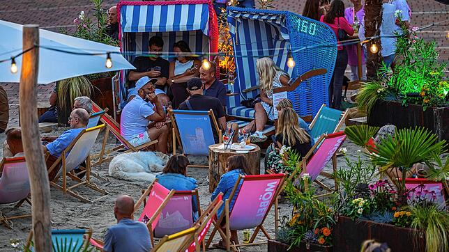 Am Muslenplatz in Villingen-Schwenningen geht es während des Sommers sehr gemütlich und stimmungsvoll zu. Foto: Markus Heinzelmann