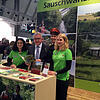 Zu den regelmäßigen Besuchern des Blumberger Stands auf der CMT zählt der Abgeordnete Guido Wolf (Zweiter von links), Landesminister für ...