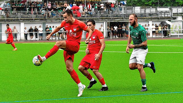 Jetzt erst recht: Zum Auftakt bezahlten Sebastian Flaig und der FC Tiengen 08 bei der unglücklichen 0:2-Niederlage beim FC Zell noch ...