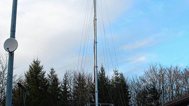 Der mobile Funkmast auf dem SV-Gelände in Bettmaringen. Bild: Ingrid Mann