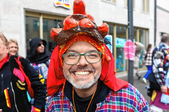 Bild 32: Die Konstanzer Fasnacht außer Rand und Band! Hästräger feiern auf der Marktstätte – die schönsten Bilder!