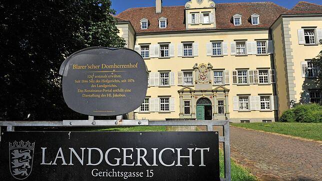 In einem Indizienprozess hat das Landgericht Konstanz einen 55-jährigen Sizilianer mit Zweitwohnsitz in Solothurn wegen Drogenhandels zu ...