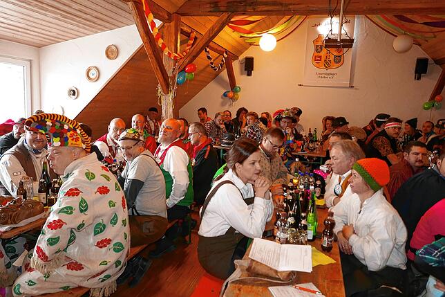 Bild 4: Zunftmeisterempfang und Dämmerungsumzug der Narrenzunft Untersigginger Füchse (2/2)