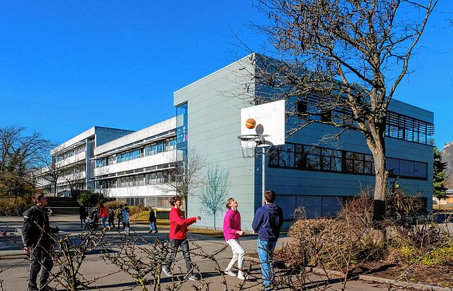Sinkende Schülerzahl am Friedrich-Wöhler-Gymnasium sorgte im Ausschuss für Fragen.