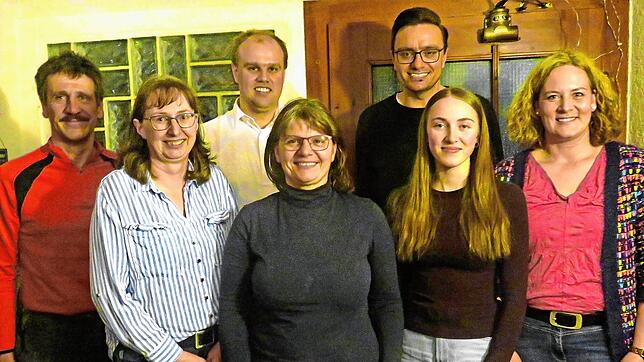 Neu- und Wiedergewählte (von links): Michael Dorer, Ulrike Löhle, Ferdinand Kreuz, Kathrin Kern, Florian Klausmann, Kerstin Fleig und ...