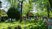 Die Gartenanlage im Roseanum Schönbrunn hat 2019 viele Besucher begeistert &ndash; und wird dies trotz Beachtung einiger Hygieneregeln ...