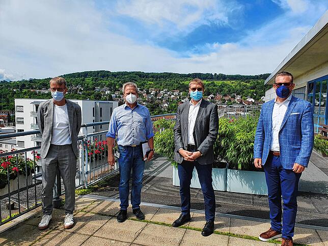 Bringen ein neues Fachärztezentrum im Lörracher Gesundheitscampus auf den Weg: Armin Müller, Geschäftsführer der Kliniken des ...