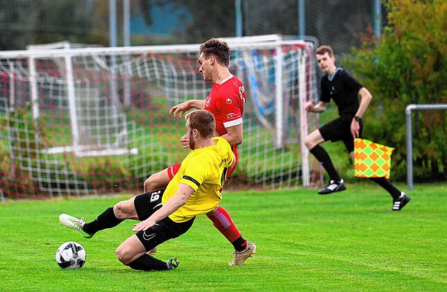 Bild 2: Die besten Bilder der Landesliga-Partie zwischen dem SV Geisingen und dem FC Öhningen-Gaienhofen