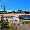 Das schlechte Wetter der vergangenen Tage hat Auswirkungen auf die Sanierung des Hegaustadions in Engen. Die Arbeiten hinken dem ...