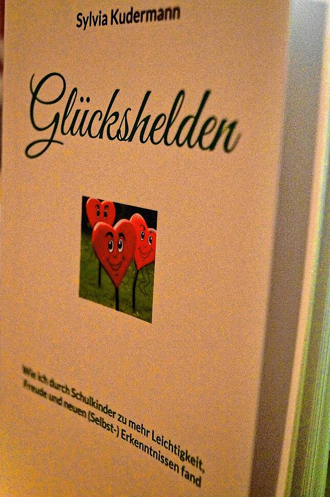 Das 122 Seiten umfassende Buch hat Sylvia Kudermann im Selbstverlag herausgebracht.