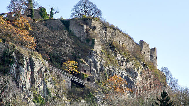 Winterruhe am Hohentwiel: Erst im Februar können die Felssicherungsarbeiten an der Burgruine Hohentwiel wieder aufgenommen werden.