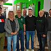 Edith Herz und Kurt Kramer (Dritte und Vierter von links) mit geehrten und verabschiedeten sowie neu gewählten Vorstandsmitgliedern (von ...