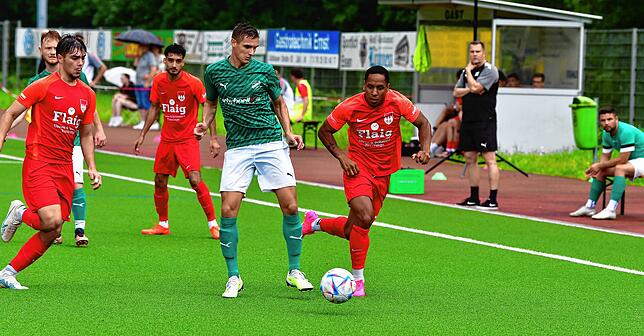 Bild 6: FC Zell gewinnt Hochrhein-Derby gegen Aufsteiger FC Tiengen 08 mit 2:0 &ndash; und wir haben Bilder!