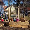 Große Freude im Oberalpfener Kindergarten Alaffin: Der Baubetriebshof Waldshut-Tiengen hat dieses &bdquo;Sandkasten-Schiff&ldquo; nach ...