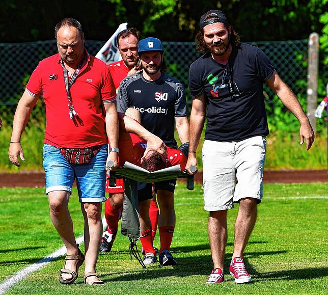 Schwere Verletzung: Im Derby gegen den FC Erzingen am 4. Juni 2022 erlitt Marc Russ einen Kreuzbandriss. Operiert wurde er am 26. August ...