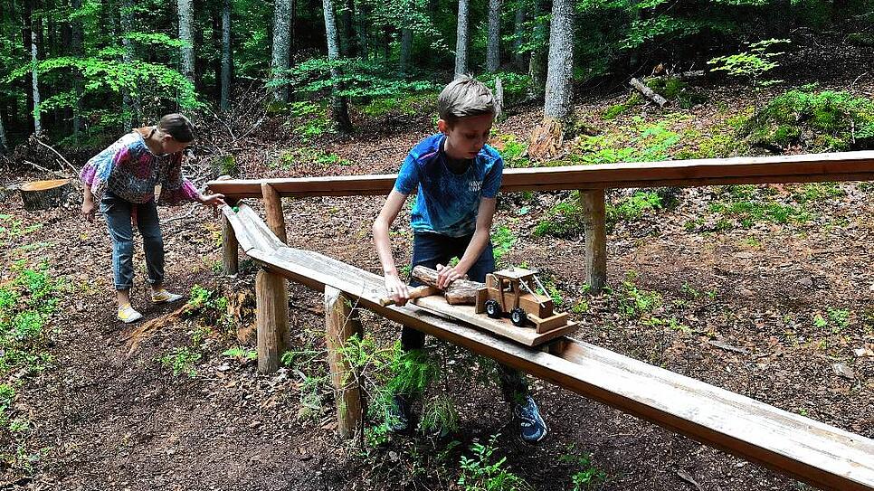 Weiter geht es mit den Kugelbahnen der Holzverarbeitung. Bilder: Tina Prause