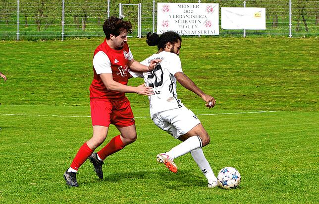 Bild 11: Die besten Bilder vom Kellerderby zwischen dem SV Deggenhausertal und Türk. SV Konstanz